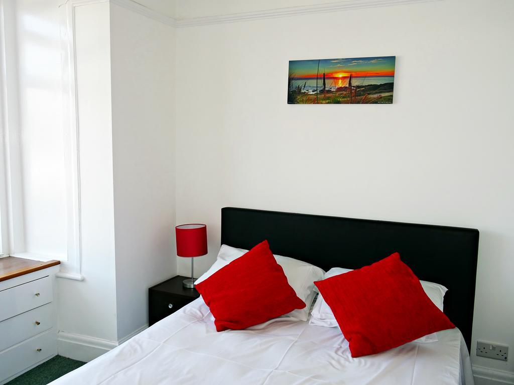 Ocean Breeze New Quay Exterior foto